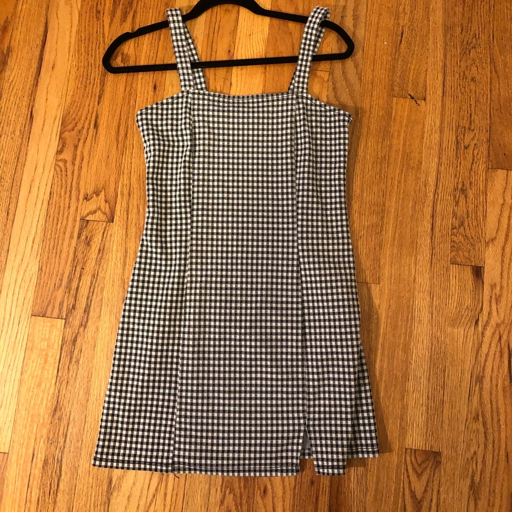 Bodycon black and white dress